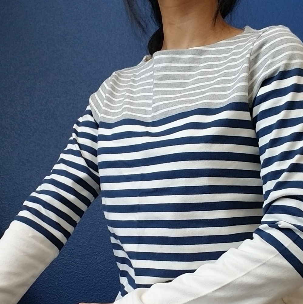 New UNIQLO unique striped boat neck top
